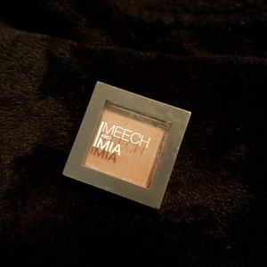 Meech and Mia taupe eyeshadow single